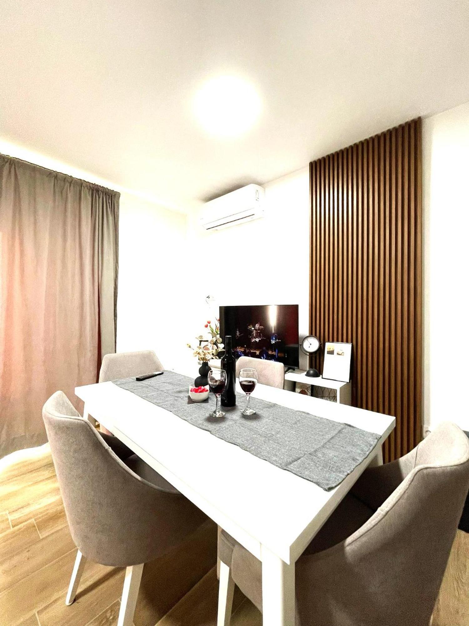 Stina Apartment บีโอกราดนาโมรู ภายนอก รูปภาพ