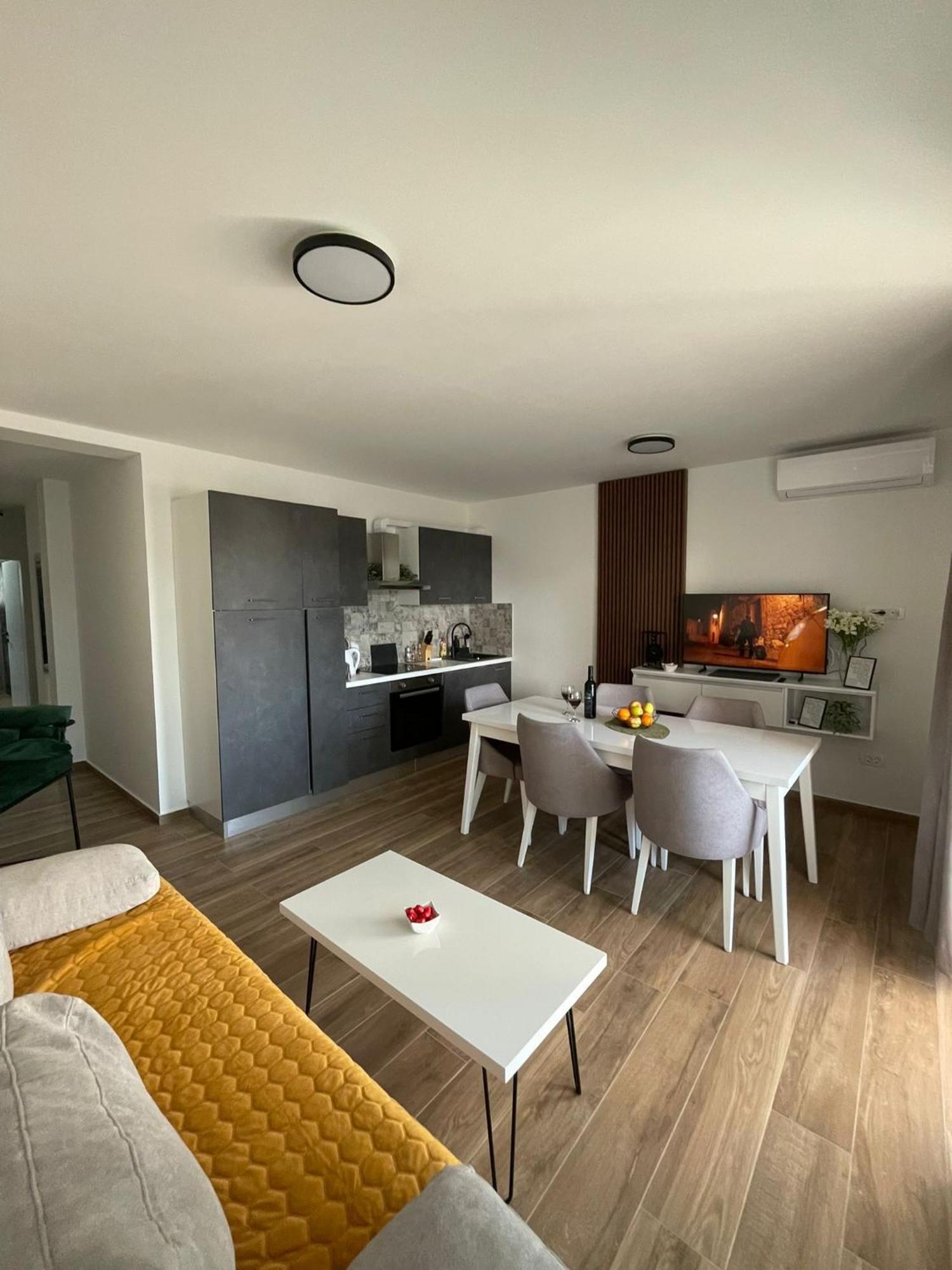 Stina Apartment บีโอกราดนาโมรู ภายนอก รูปภาพ