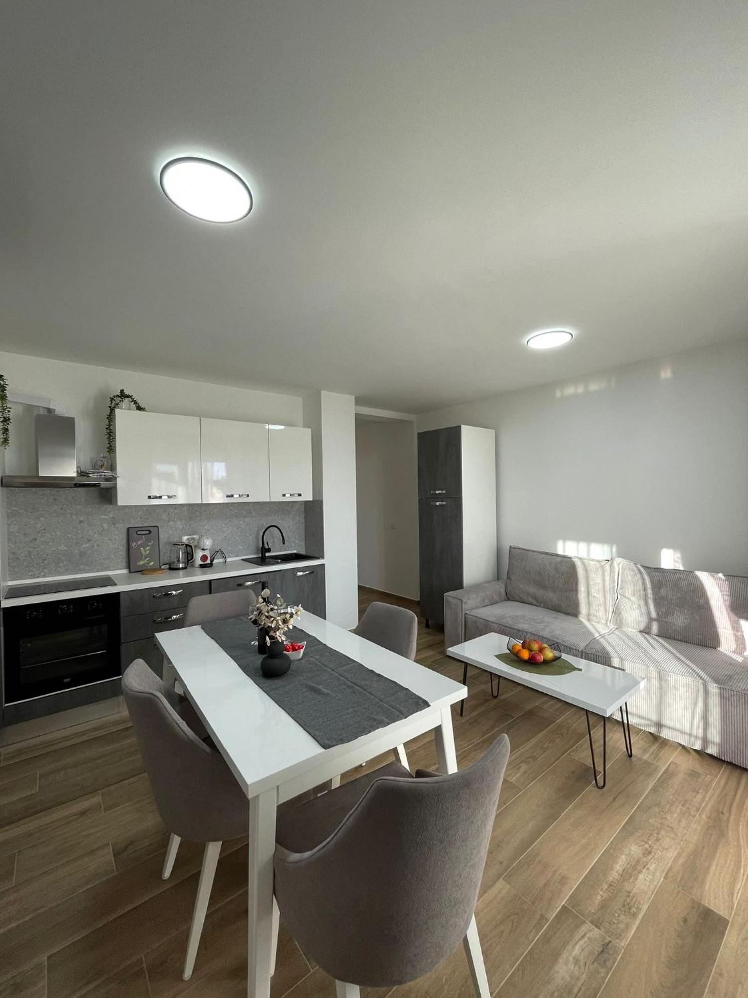 Stina Apartment บีโอกราดนาโมรู ภายนอก รูปภาพ