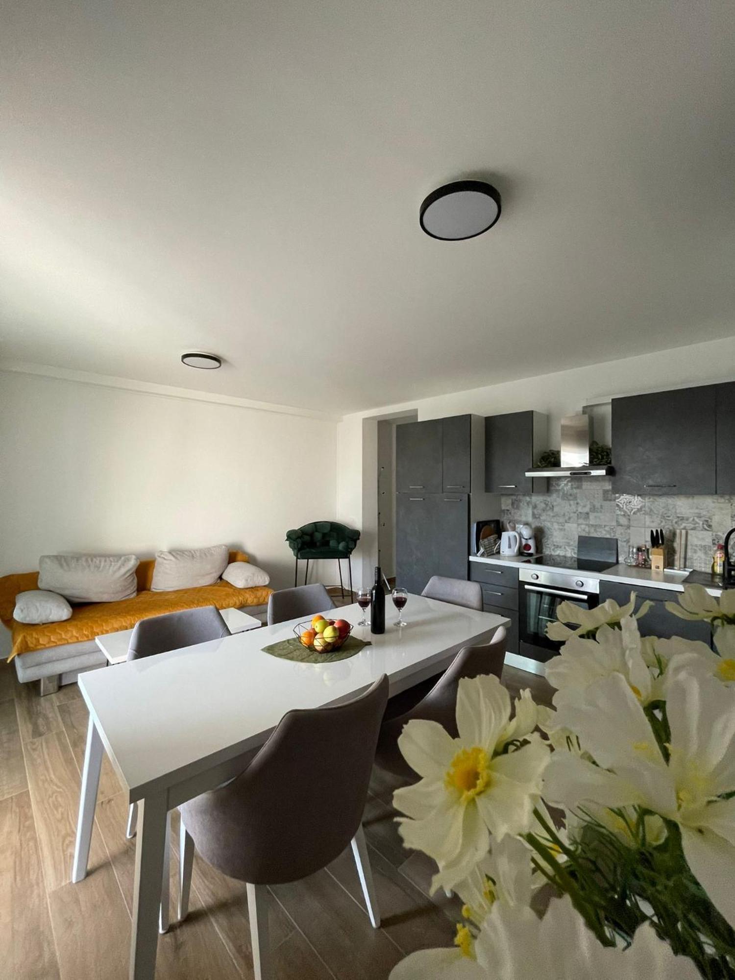 Stina Apartment บีโอกราดนาโมรู ภายนอก รูปภาพ